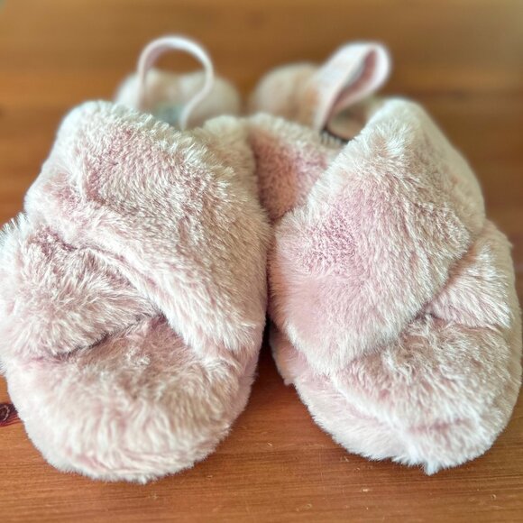 NWOT BCBGeneration Pink Fur Crisscross Slippers w/ Logo Heel Strap Womens Size 7 - Picture 2 of 8